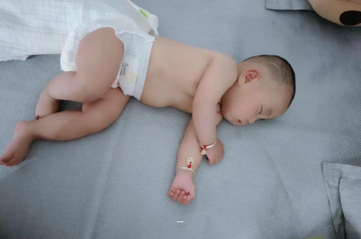 蚌埠宝宝脸上有白色斑块 蚌埠宝宝脸上有白色斑块